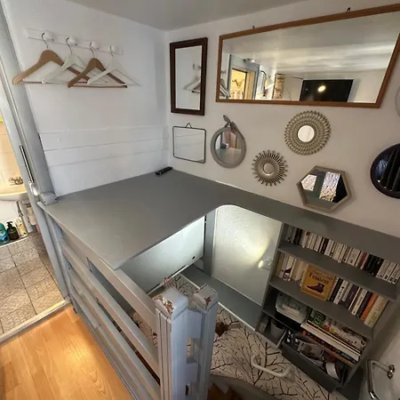 Petit Duplex Centre Apartment