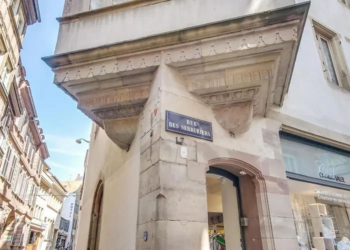 Petit Duplex Centre Apartment